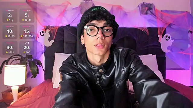 Snapshot of Phillicious__ chatting on October 17, 2025, 12:14 am Phillicious online show from October 17, 2025, 12:14 am