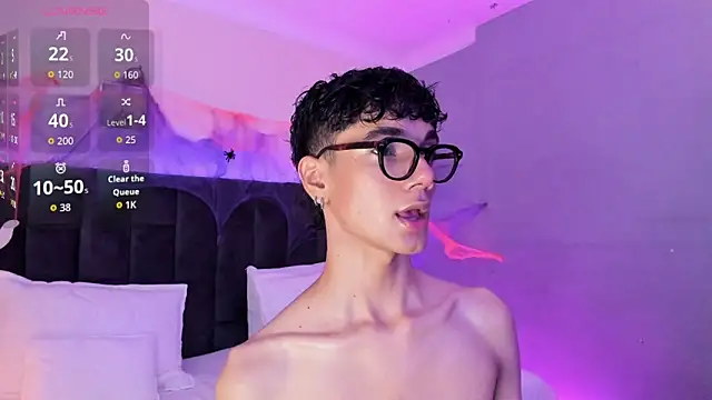 Snapshot of Phillicious__ chatting on October 29, 2025, 9:49 pm Phillicious online show from October 29, 2025, 9:49 pm