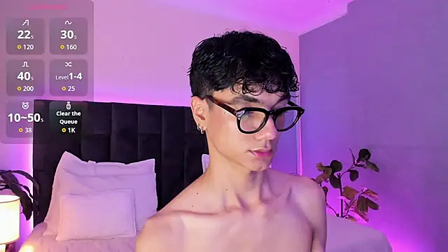 Snapshot of Phillicious__ chatting on November 3, 2025, 9:16 pm Phillicious online show from November 3, 2025, 9:16 pm