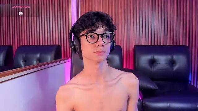 Snapshot of Phillicious__ chatting on February 5, 2026, 8:46 pm Phillicious online show from February 5, 2026, 8:46 pm