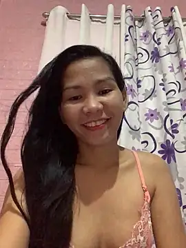 Snapshot of Cleo17 chatting on November 28, 2025, 1:03 pm Cleo17 online show from November 28, 2025, 1:03 pm