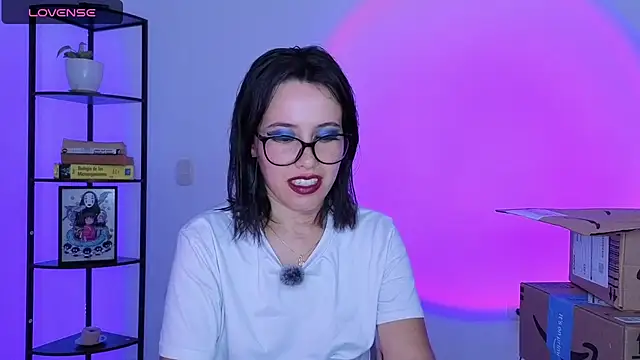 Snapshot of girldom chatting on July 1, 2026, 5:12 pm girldom online show from July 1, 2026, 5:12 pm