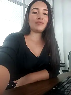 xxx Alice  online show from September 28, 2025, 3:06 pm