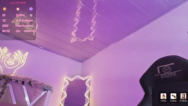 ZURY TAY online show from April 11, 2026, 11:58 am