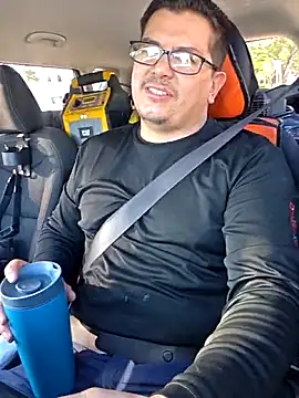 lucho8690 online show from October 13, 2025, 9:15 pm