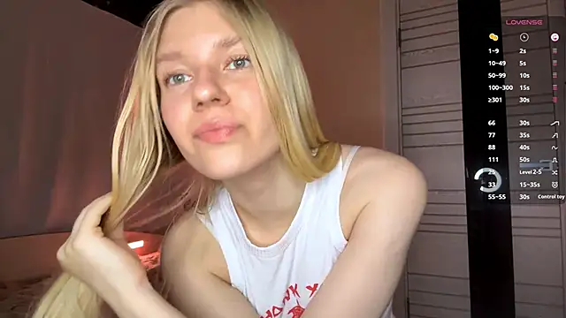 MaryjaneSpider online show from October 10, 2025, 2:38 pm