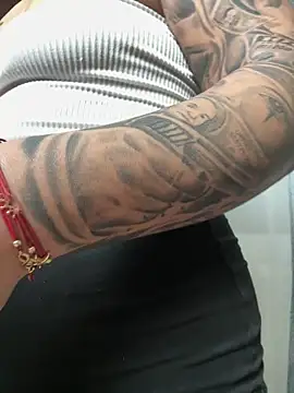 MiaKiittyy online show from March 25, 2026, 11:11 pm