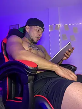 Snapshot of DeimonOficial chatting on October 3, 2025, 2:52 am DeimonOficial online show from October 3, 2025, 2:52 am