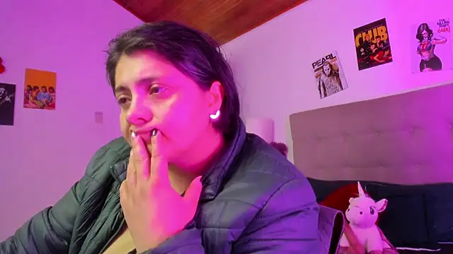 Snapshot of TifanyAmazinng chatting on February 4, 2026, 12:22 pm TifanyAmazinng online show from February 4, 2026, 12:22 pm