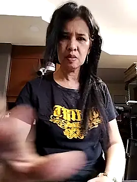 Prettysweetmum online show from September 10, 2025, 12:43 am