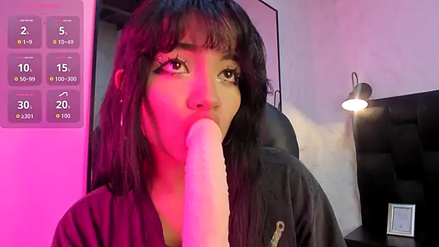 Darky Doll online show from November 17, 2025, 8:47 pm