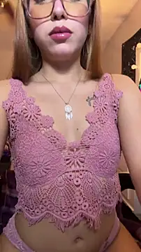 ZeziGamingg online show from June 21, 2026, 3:20 am
