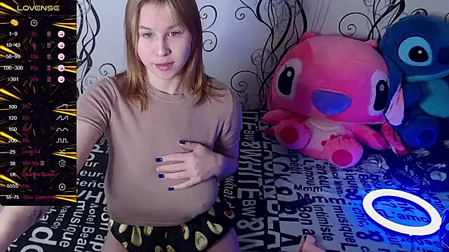 RoyAngela online show from October 5, 2025, 7:28 am