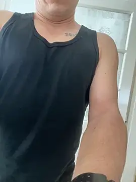 Snapshot of MagyarHunor chatting on December 3, 2025, 8:23 am MagyarHunor online show from December 3, 2025, 8:23 am