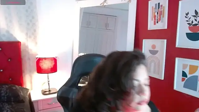 merly chica online show from December 1, 2025, 1:05 pm