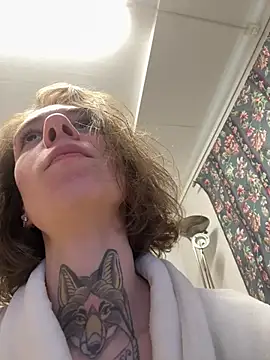 HoneySquirrel online show from February 10, 2026, 12:31 pm