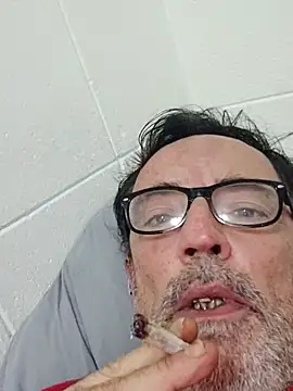 Snapshot of Txacas chatting on November 15, 2025, 1:03 am Txacas online show from November 15, 2025, 1:03 am