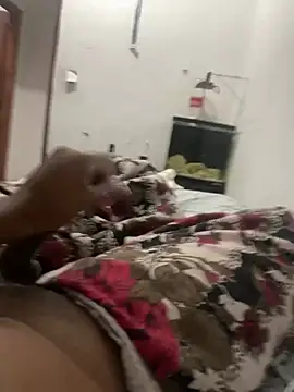 Kaua11225 online show from January 11, 2026, 9:31 pm