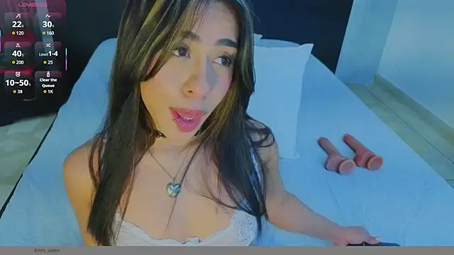 emmi collinss online show from June 15, 2026, 9:39 pm