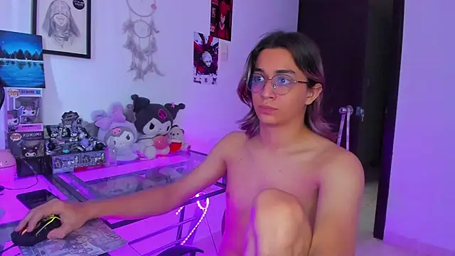 KeitaMoon online show from February 18, 2026, 7:43 pm