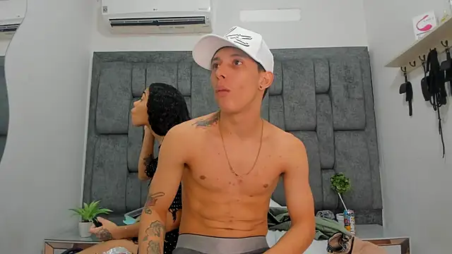 ZafiroAndFlynn online show from March 28, 2026, 2:44 am