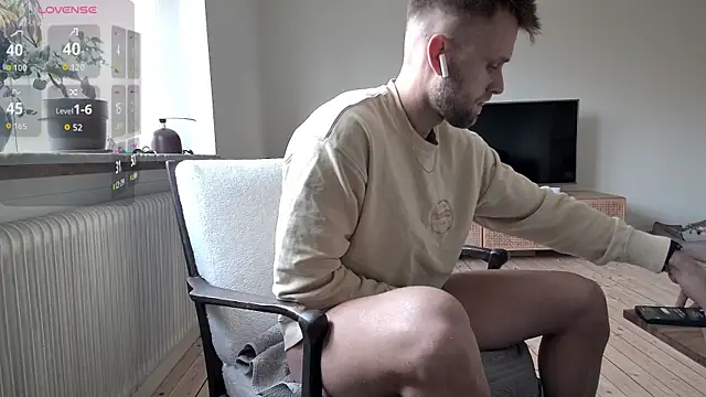 Snapshot of bubblebuttnes chatting on October 27, 2025, 7:01 am bubblebuttnes online show from October 27, 2025, 7:01 am