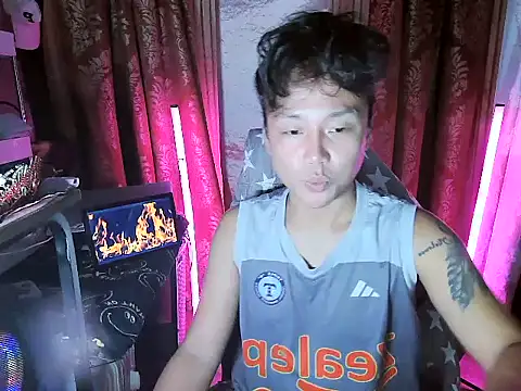 Snapshot of YourNikkieXxx chatting on June 4, 2026, 7:25 am YourNikkieXxx online show from June 4, 2026, 7:25 am
