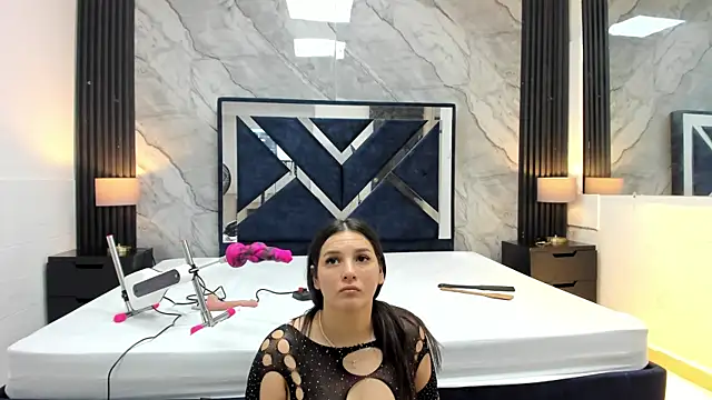 Snapshot of VioletRose_as chatting on May 1, 2026, 8:24 pm VioletRose as online show from May 1, 2026, 8:24 pm