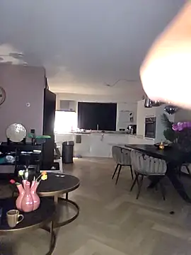 Melody1600 online show from April 8, 2026, 8:53 pm