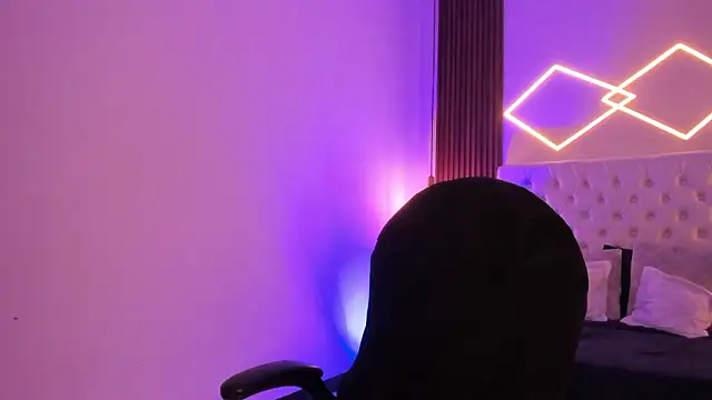 ZamabyCrucie online show from February 8, 2026, 3:59 pm