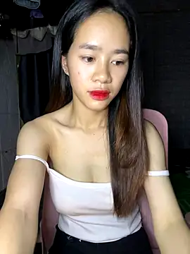 TiNa 04 online show from September 12, 2025, 10:54 pm