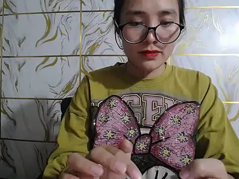 Snapshot of Lyzizi_lovely09 chatting on July 8, 2026, 1:37 pm Lyzizi lovely09 online show from July 8, 2026, 1:37 pm