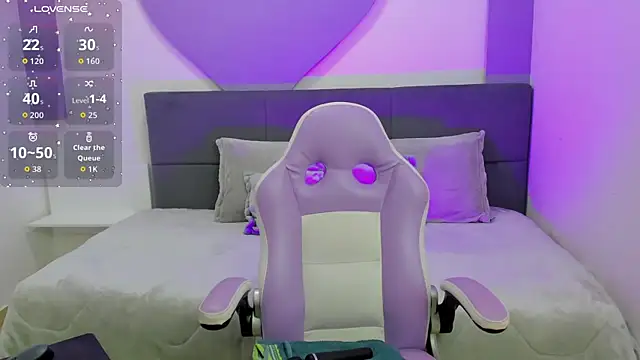 Snapshot of violetta_skinny chatting on September 20, 2025, 10:16 am violetta skinny online show from September 20, 2025, 10:16 am