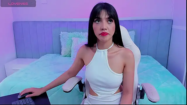 Snapshot of violetta_skinny chatting on September 27, 2025, 10:09 am violetta skinny online show from September 27, 2025, 10:09 am