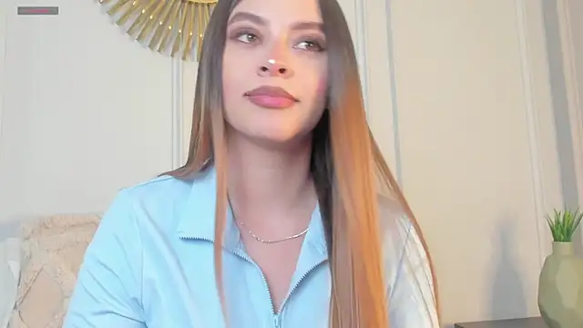 CharlotteBrownn  online show from July 28, 2026, 1:01 am