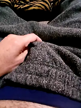 Snapshot of DomDix chatting on October 21, 2025, 3:13 pm DomDix online show from October 21, 2025, 3:13 pm