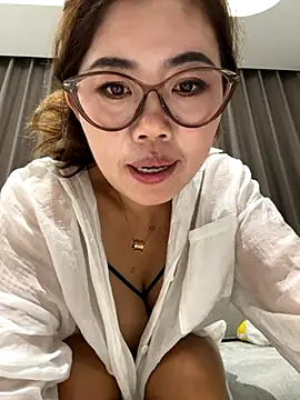 Snapshot of feifei_521 chatting on September 18, 2025, 1:46 pm feifei 521 online show from September 18, 2025, 1:46 pm