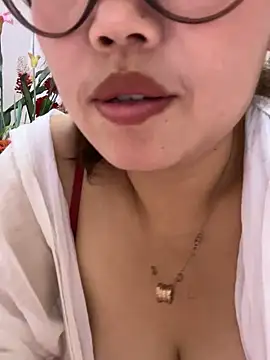 Snapshot of feifei_521 chatting on October 1, 2025, 2:01 pm feifei 521 online show from October 1, 2025, 2:01 pm