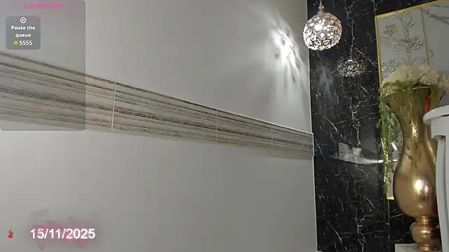 Sophi Johnson online show from November 16, 2025, 5:35 am