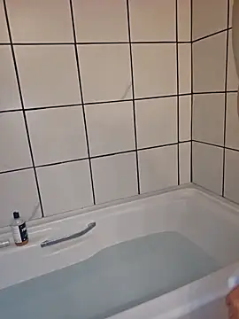 Sugarloveless online show from April 15, 2026, 1:12 am