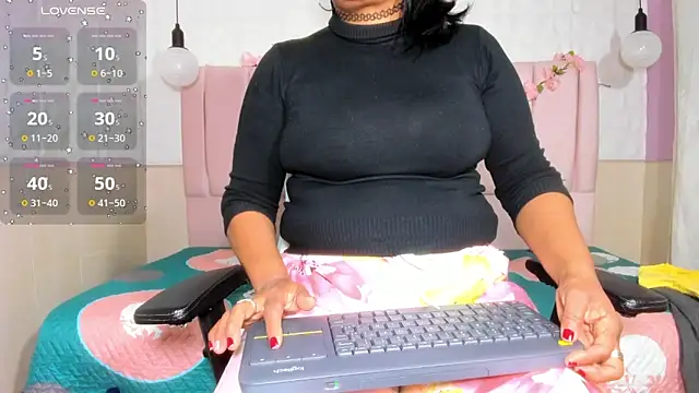 Snapshot of mya_blaze chatting on October 22, 2025, 12:16 pm mya blaze online show from October 22, 2025, 12:16 pm