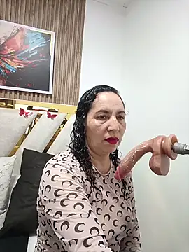 Luna Naughty1 online show from April 14, 2026, 7:31 pm