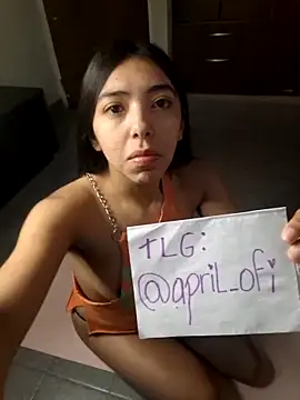 missapril0101 online show from April 18, 2026, 11:47 am