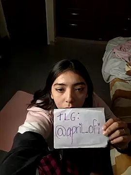 missapril0101 online show from May 18, 2026, 4:07 am