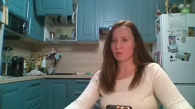 ALICAINWONDERLAND online show from April 7, 2026, 7:03 pm