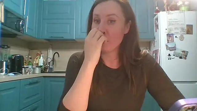 ALICAINWONDERLAND online show from April 8, 2026, 8:31 pm