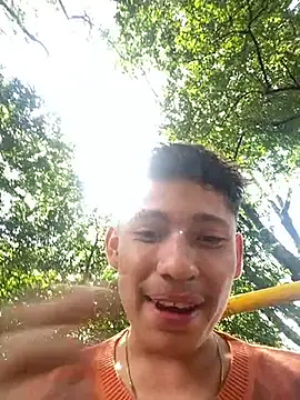 elfernh online show from October 5, 2025, 5:55 pm