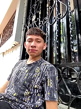 elfernh online show from October 16, 2025, 2:18 pm