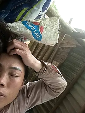 Snapshot of CoMay003 chatting on April 4, 2026, 6:22 am CoMay003 online show from April 4, 2026, 6:22 am