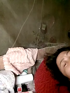 Snapshot of CoMay003 chatting on April 5, 2026, 9:01 pm CoMay003 online show from April 5, 2026, 9:01 pm